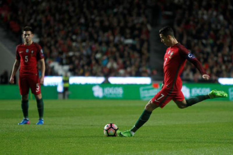Ronaldo takes Portugal tally to 70 in Hungary stroll